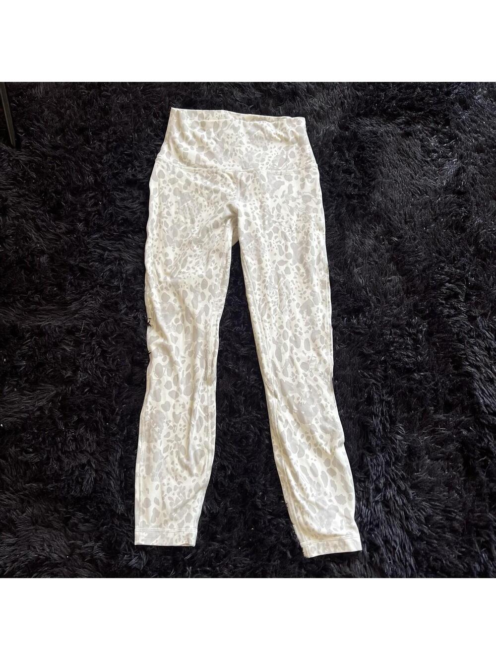 Lululemon Wunder Under Leggings 6 High Rise Grey Leopard Print 7/8 Athleisure
